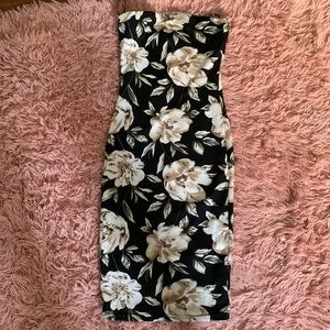 Strapless body fitting dress